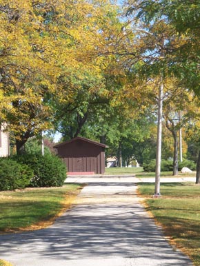 LaFollette Park pavilion walkway